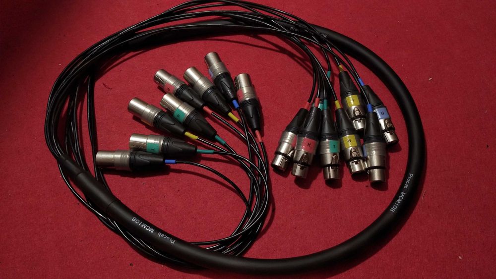 Cabos áudio XLR, DMX, corrente elétrica