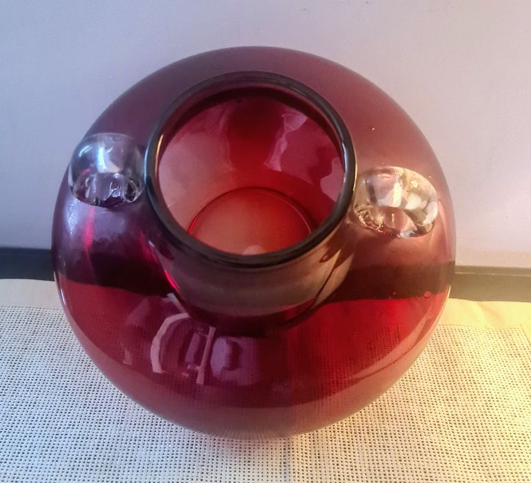 Rubinowy wazon lata 70  projektant Jerzy Słuczan Orkusz