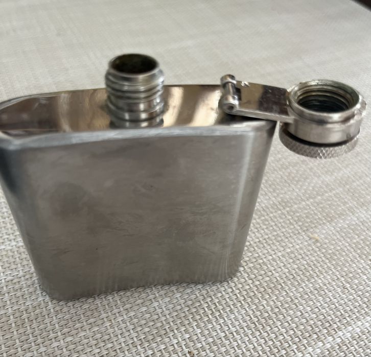 Garrafa de bolso/ viagem