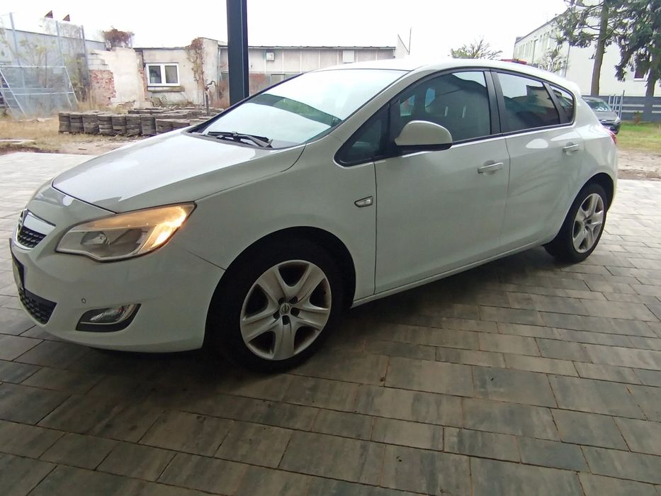 Opel Astra 1 właściciel Serwisowane Bogata wersja Opłacony warto