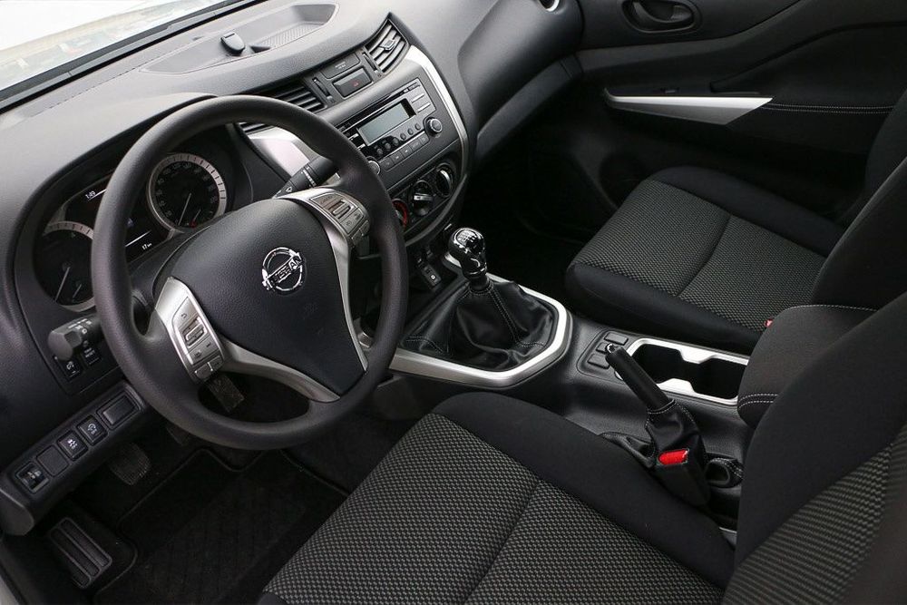 Nissan Navara 2.3 dCi CD 4WD Visia