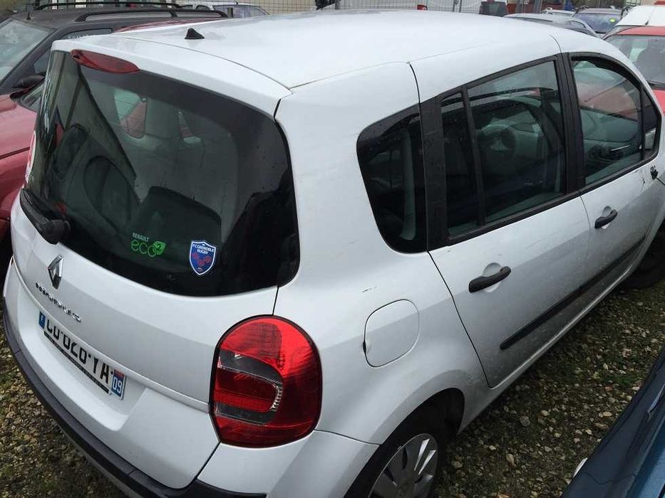 Renault Modus 1,2 lift belka zawieszenia oś - bębny