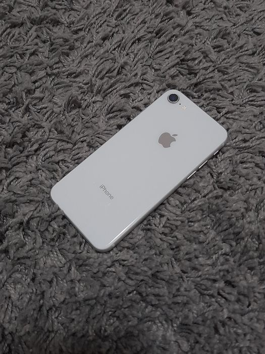 IPhone 8 branco + capa transparente