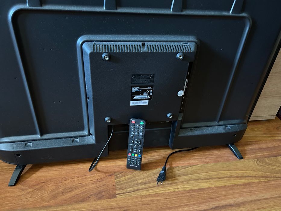 TV Led Manta 43”plus uchwyt na sciane