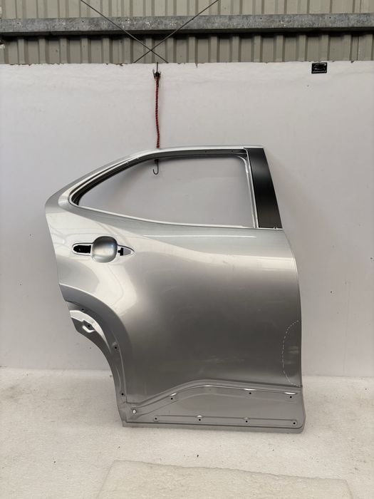 Toyota Yaris Cross 22- drzwi prawy tył prawe tylne