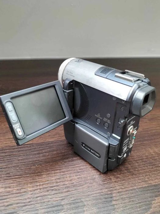 Sony handycam DSR-PC350E na części włącza się