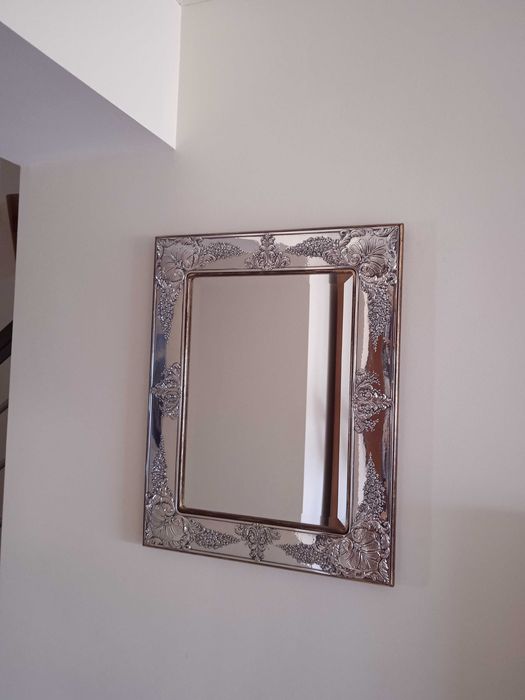 Espelho com  moldura em prata maciça