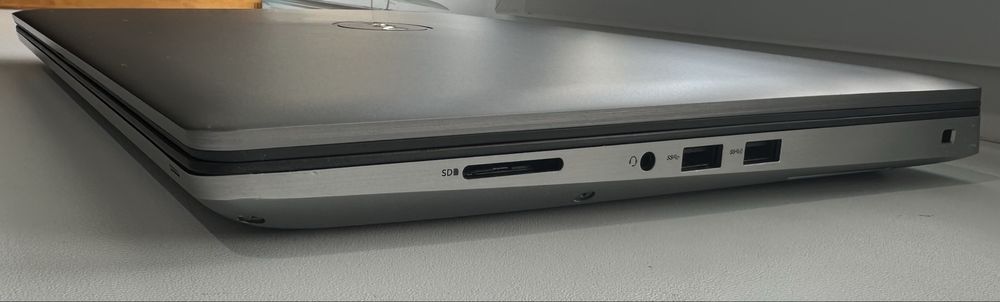 Dell Precision 7560/W-11855M/(RTX 3060)RTX A3000 6GB/32GB RAM /NVME 256
