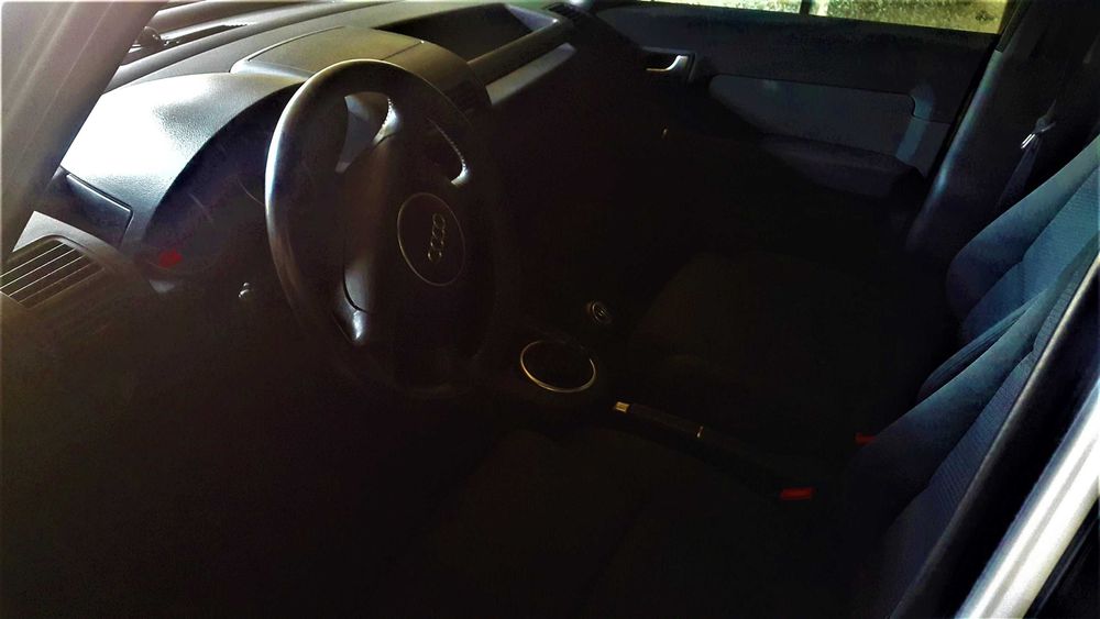 Автомобиль AUDI A2