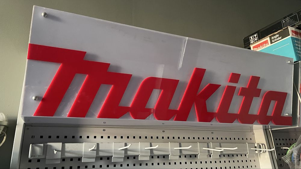 Стелаж перфорированный, торговый сталаж, стелаж перфорований Makita