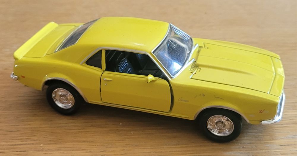 Model Chevrolet Camaro 1:36 12cm