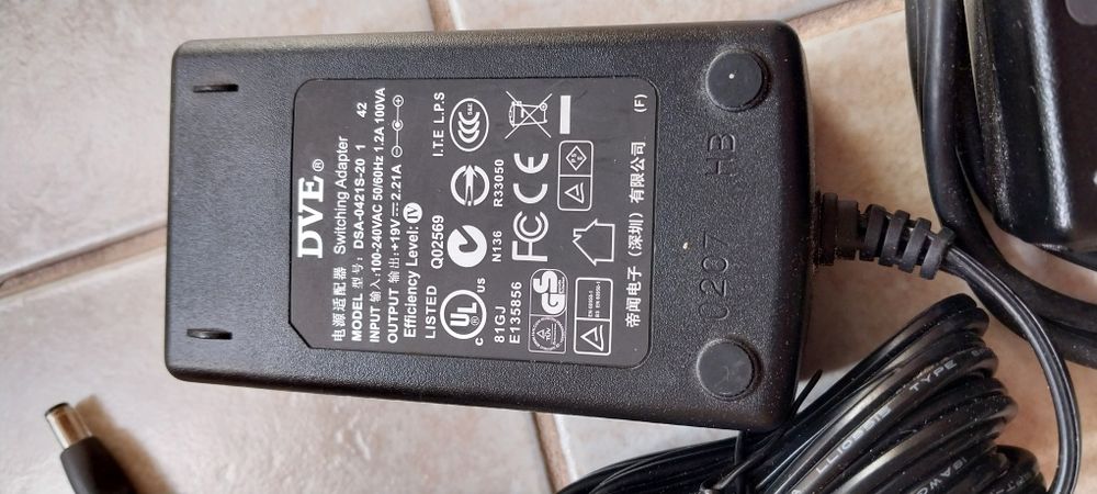 Блок живлення 19 v,