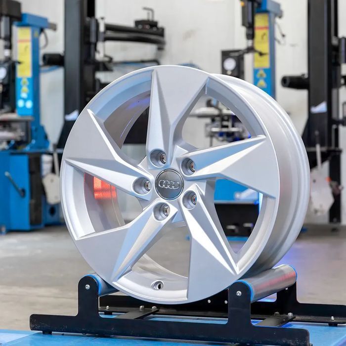 NOWE ORYGINALNE Felgi Audi 17" A3 A4 A6 Q2 Q3 TT