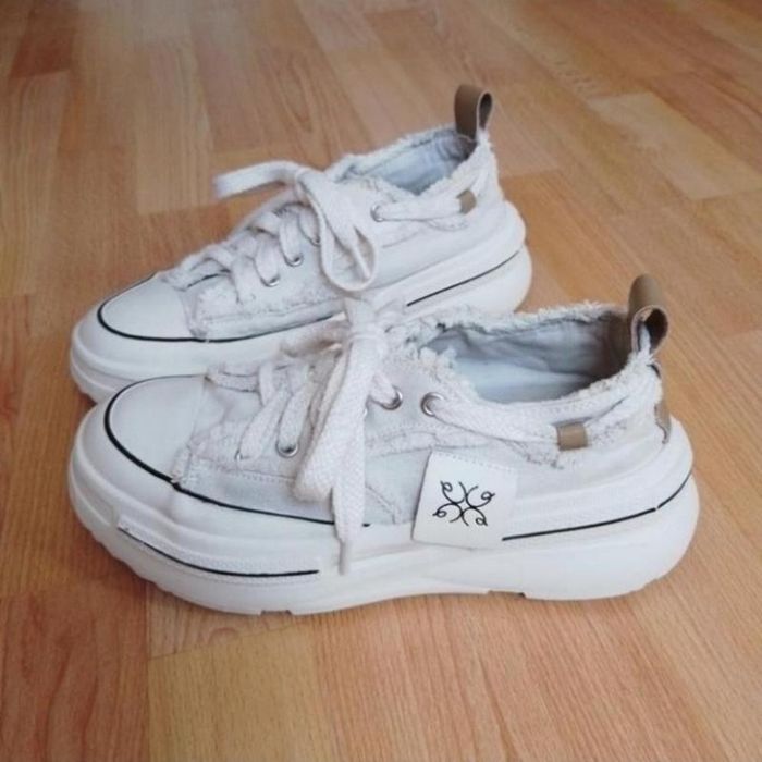 Кроссовки, кеды 38