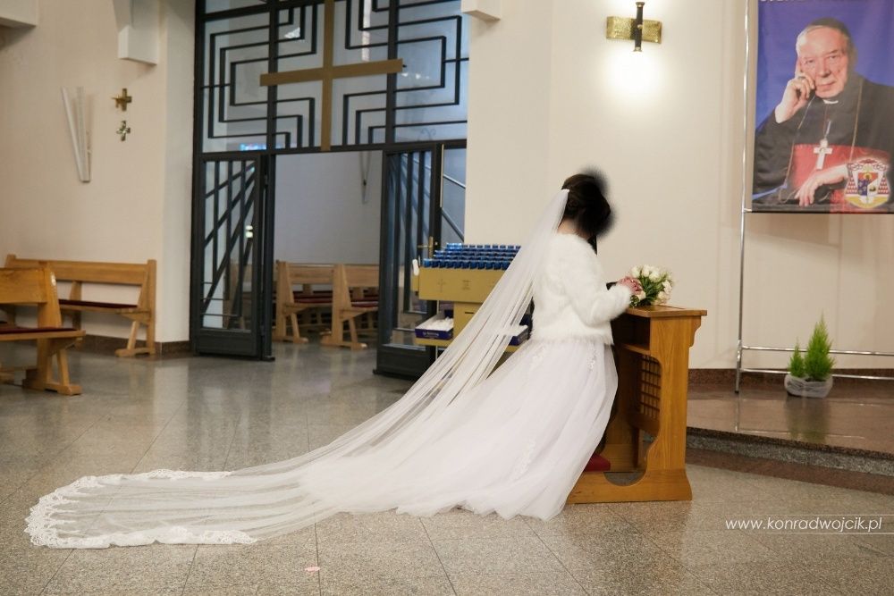 Suknia ślubna biała