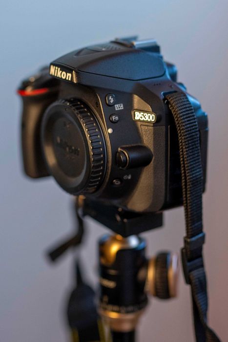 Maquina DSRL Nikon D5300 (DX)