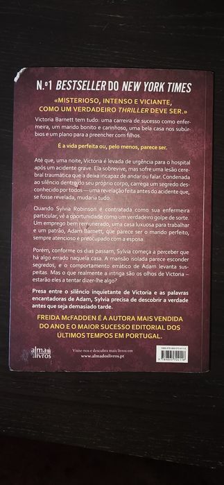 Livro "A mulher no andar de cima" - Freida Mcfadden. Ver 2ª fotografia (canto superior esquerdo).