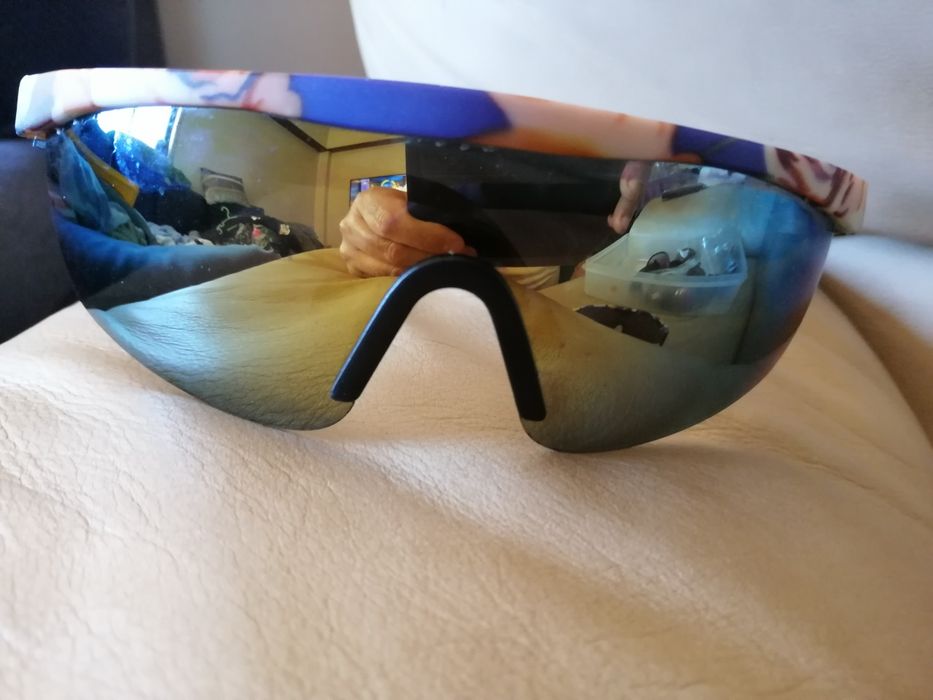 Óculos de sol novos vários