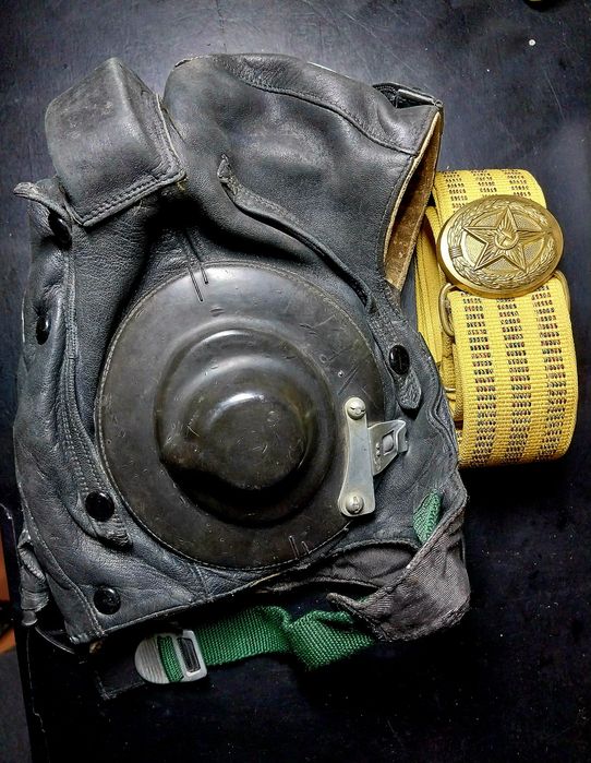 Антикварні речі, старовинні предмети.