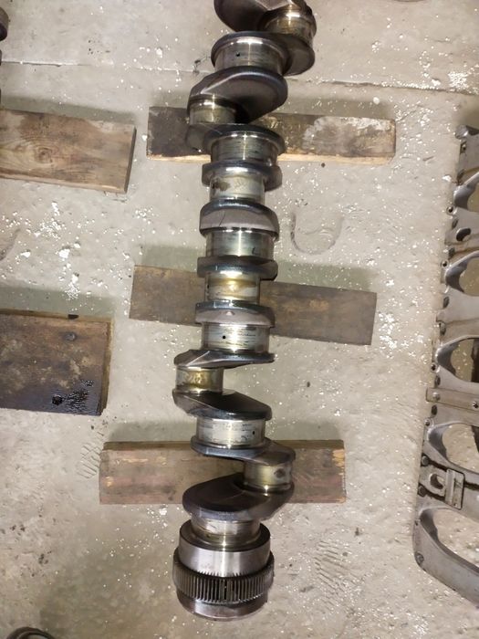 Колінвал Даф 105