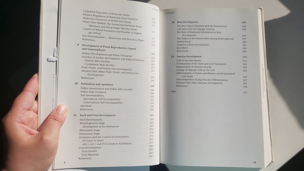 Molecular Genetics of Plant Development - Stephen Howell