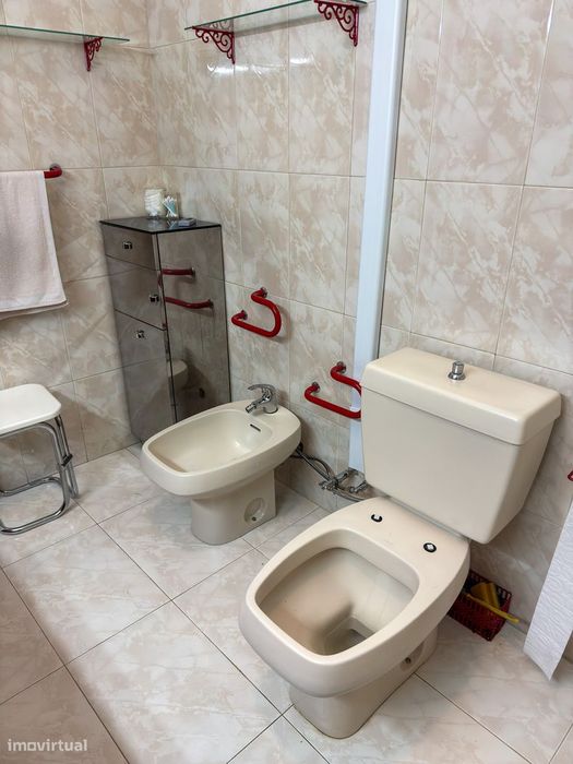 T2 com Terraço Grande, Garagem e Elevador