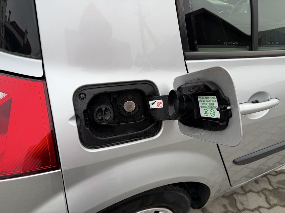 Продам Рено меган 2