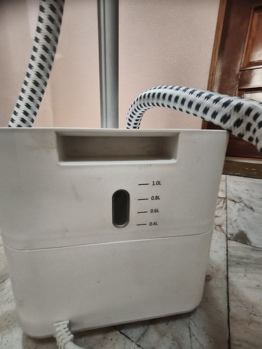 Ferro de engomar a vapor vertical