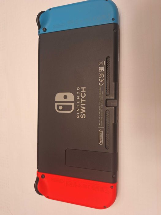 Konsola NINTENDO Switch HAC-001(-01) + Pad + 2Gry +Akcesoria