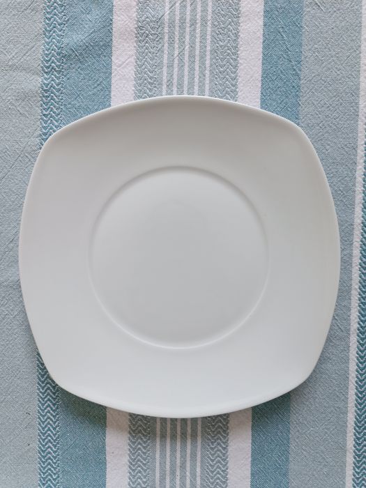 Pratos de Sobremesa Quadrados