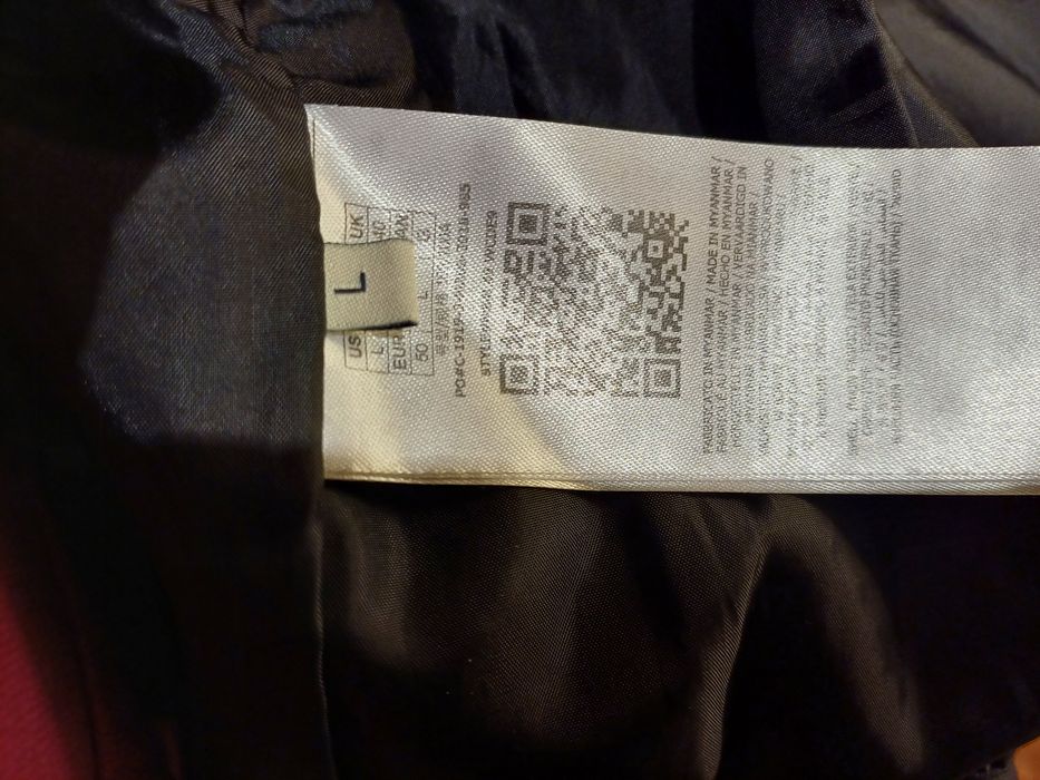 Casaco cinzento alcochado da Guess