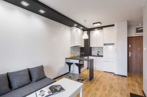 W pełni wyposażony apartament w samym sercu Łodzi! Ul. Kilińskiego 121 . Parking i Komórka! We speak English.