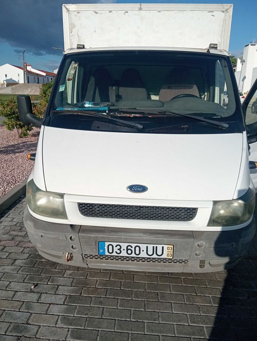 Ford Transit com contentor ligeiro