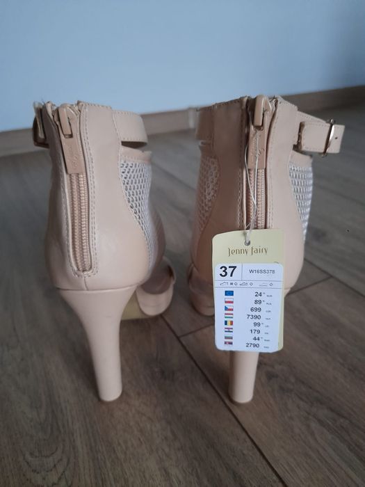 Buty Jenny Fairy CCC.rozm.37 Kolor beżowy