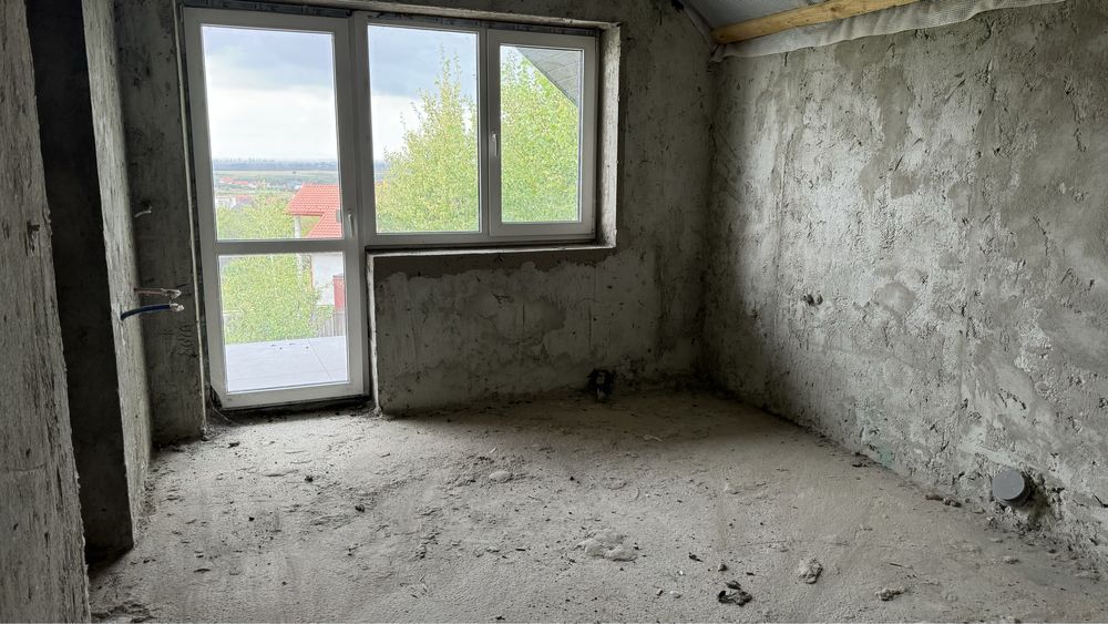 Продається двоповерховий будинок, с. Барвінок, вул. Виноградна!