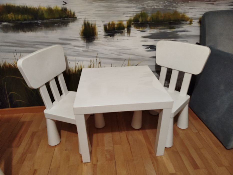 Zestaw-  stolik lack i 2 krzesełka mammut (IKEA )