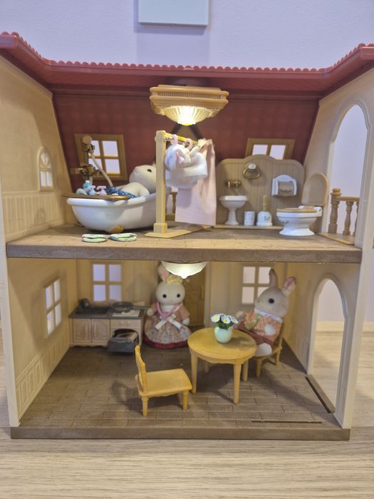 Sylvanian Families domek + auto + wyposażenie + króliczki + gratis latarnia
