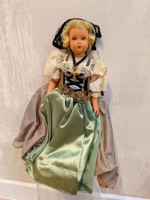 Ляльки  кукли в національному одязі