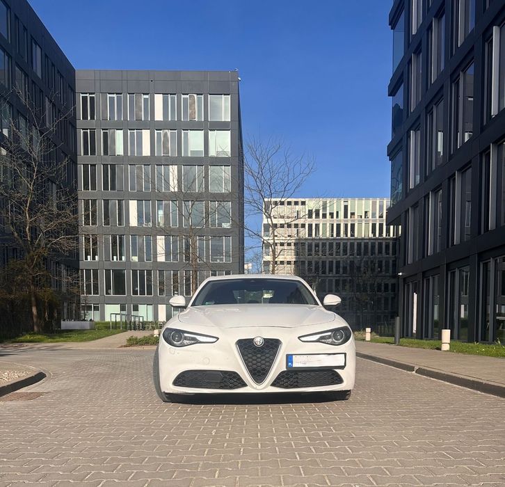 Alfa Romeo Giulia Giulia 2.0 Turbo — zadbana i gotowa do jazdy, Faktura VAT