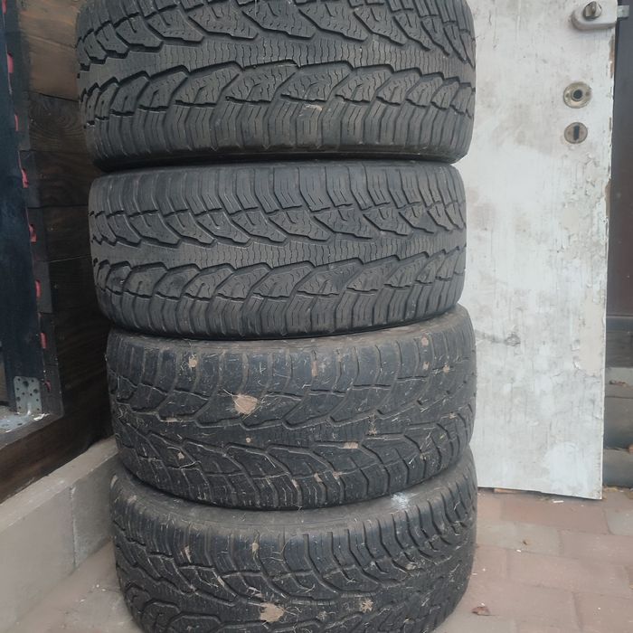 Uniroyal całoroczne 235/45/17