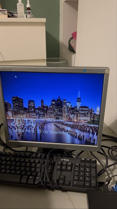 Conjunto de monitor+teclado+rato vintege