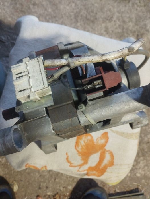 Двигатель стиральной машинки