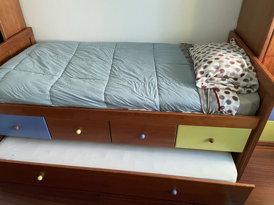 Beliche com 4 gavetões