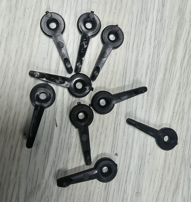 Rączki narożniki haczyki do koszy transportowych dla gołębi