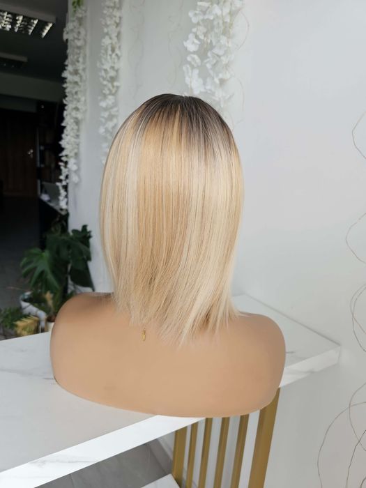 Peruka Eli blond bob z odrostem i grzywką  naturalna gęstość  SH-181