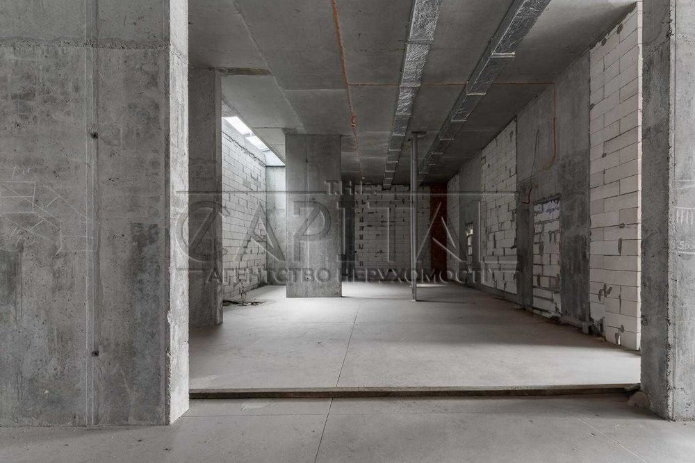 Продаж комерційного приміщення без ремонту 206м2 ЖК "Лебединий"