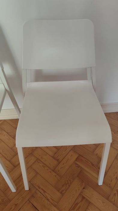 2 Cadeiras IKEA brancas