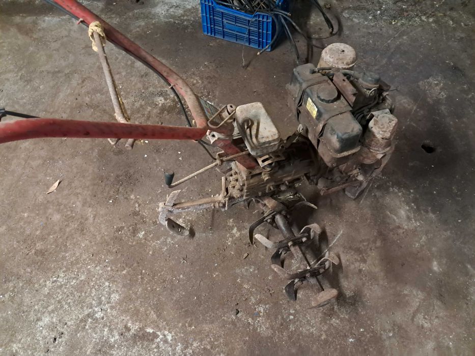 Motoenxada a gasoleo