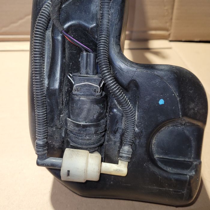 Zbiorniczek płynu spryskiwaczy opel astra III H 2005r