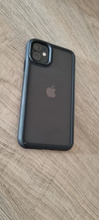 Czarny iPhone 11